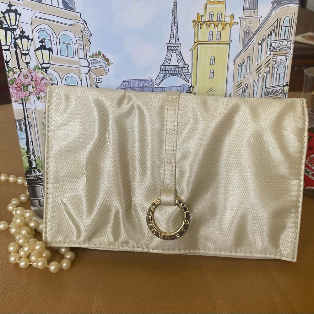 Bvlgari Ivory Satin Clutch Emirates Toiletries Amenity Pouch with Logo Gold Ring - Picture 2 of 15